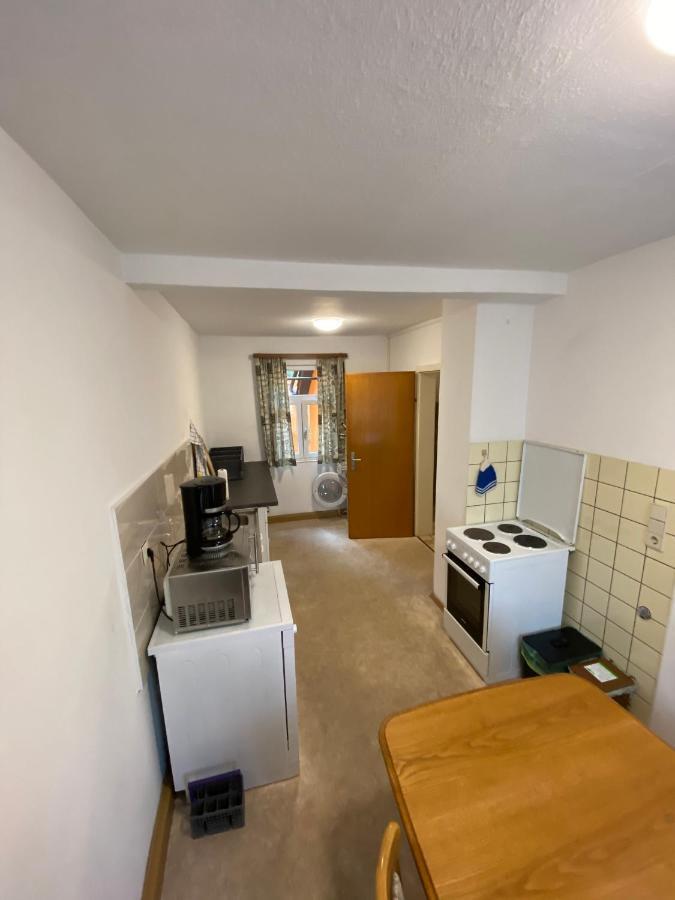 Einfaches Haus Mit Privatzimmern Und Gemeinschaftsraeumen هايلبرون المظهر الخارجي الصورة
